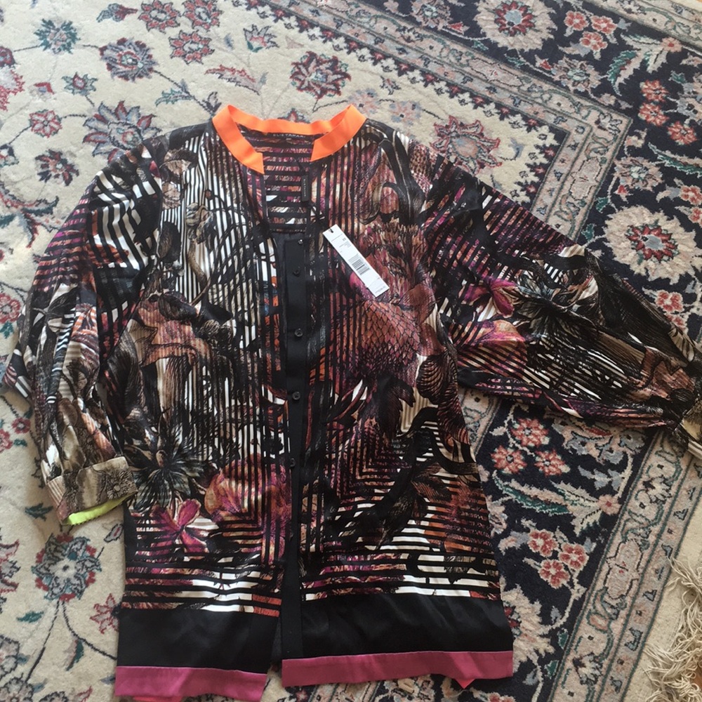 Elie Tahari button up